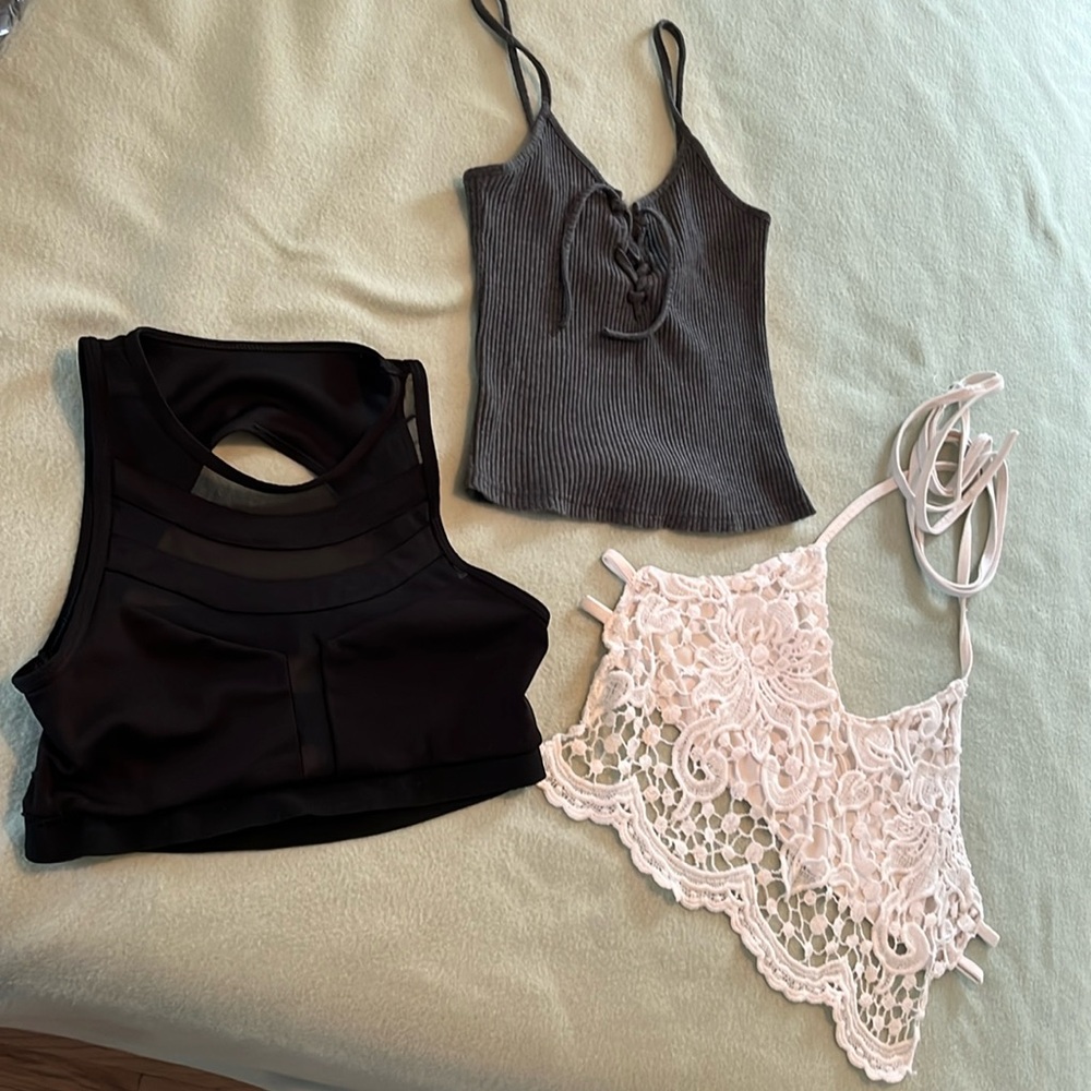Small/Medium - Crop Top Bundle - Picture 9 of 9